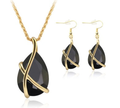 Criss Cross Pendant,  Necklace, and Earrings Set Nostalgic Crystal Holiday Party and Wedding Supplies