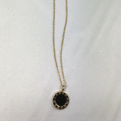 Roman Pattern Black Shell Pendant
