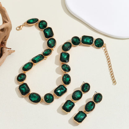 Luxurious And Antique Style Gorgeous Shiny Crystal Colored Gems Necklace For Women