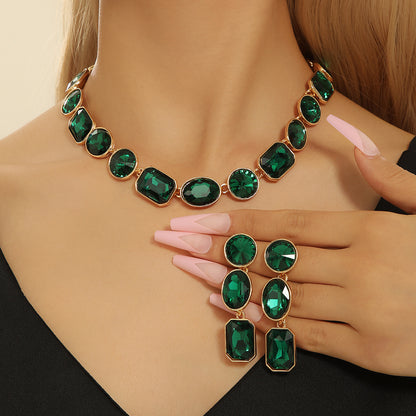 Luxurious And Antique Style Gorgeous Shiny Crystal Colored Gems Necklace For Women